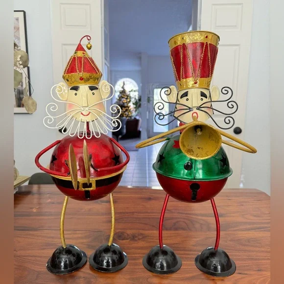 18” Metal Folk Art Santa and Nutcracker Christmas Band Decor，Card Holder
